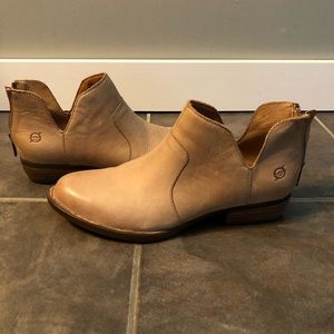 Born tan booties, like new, 7.5